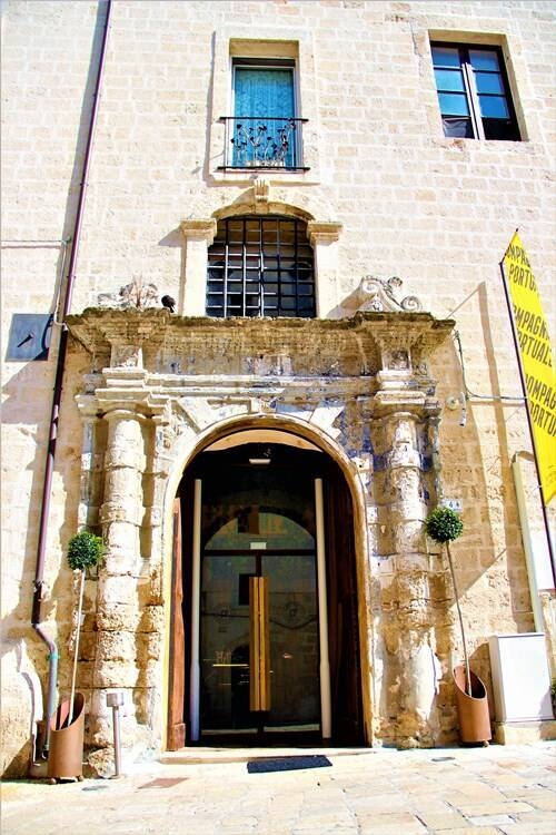 Immagine: 6facciata-palazzo-gesuiti