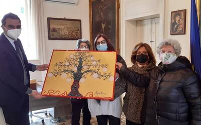 Immagine: albero_donne2021