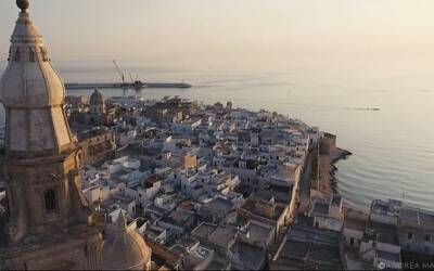 Immagine: andrea_mastronardi01_monopoli_alto