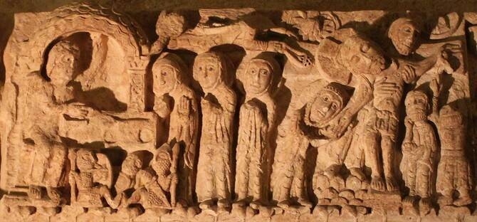 Architrave XIIsec.-Cripta Cattedrale romanica