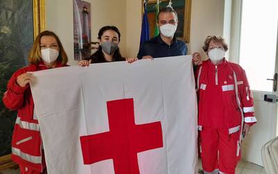 Immagine: BANDIERA_CROCE_ROSSA_2022