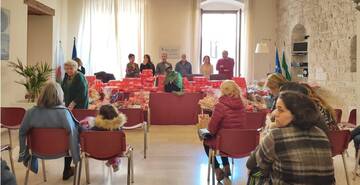 Ai bambini le calze e i giocattoli della CNA
