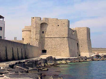 Castello Carlo V - Utilizzo del contenitore culturale