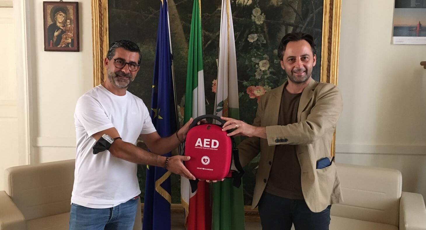 Immagine: DEFIBRILLATORE_01_10_2021