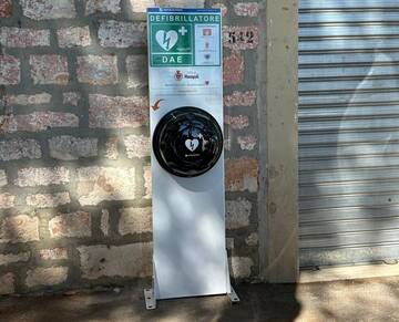 Un defibrillatore in contrada Antonelli