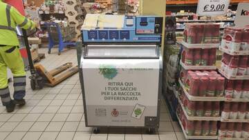 Sacchetti rifiuti: negli esercizi commerciali dal 1° novembre
