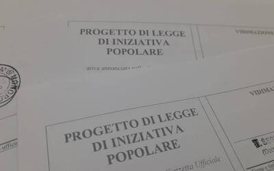 Immagine: FIRME_LEGGE_INIZIATIVA_POPOLARE