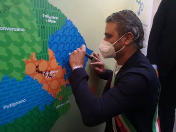 Monopoli firma il Manifesto dei sindaci della Città metropolitana di Bari