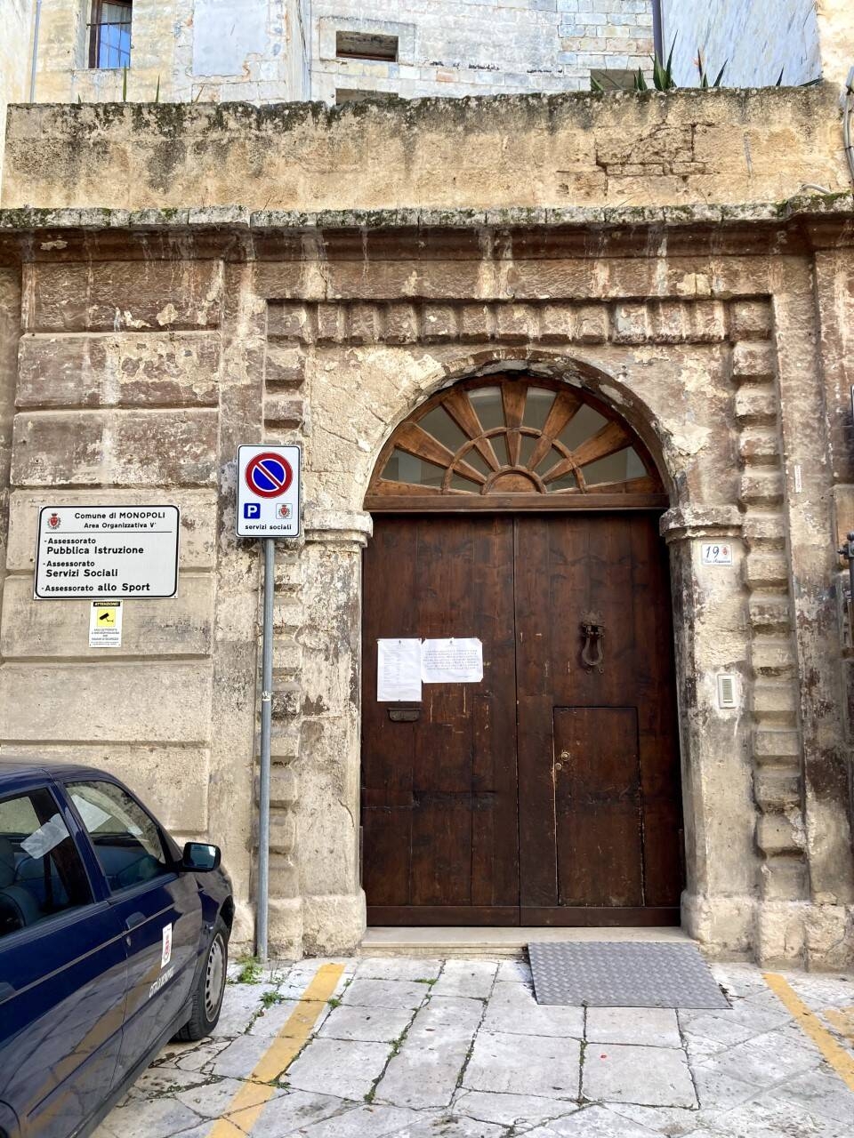 Palazzo San Giuseppe Vico Acquaviva, 19