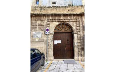 Palazzo San Giuseppe Vico Acquaviva, 19