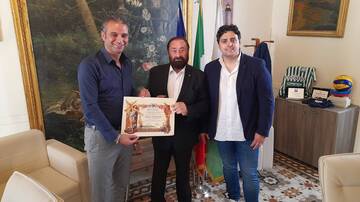 Una maratona natatoria per il popolo dell’Ucraina