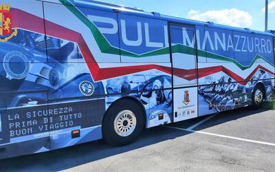 Immagine: pullman-azzurro_logo