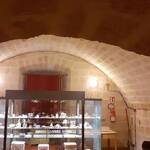 Sala con i reperti rinvenuti nei sotterranei della Cattedrale durante le ricerche effettuate dalla Soprintendenza Archeologica della Puglia