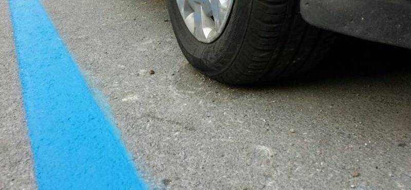 Area di sosta a pagamento (strisce blu)